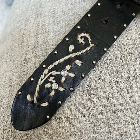Western inspired leather belt main image 8